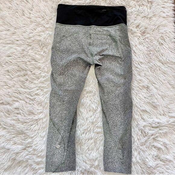 Lululemon Run The Day Crop *23" size 6 Fractal Dark Starlight Black / Black - Picture 5 of 6